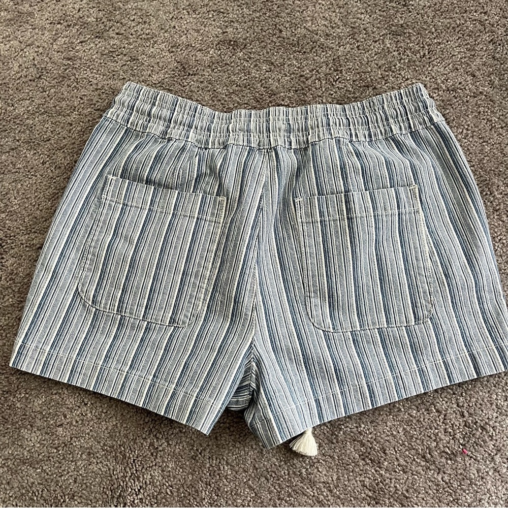 Loft pull on shorts - Picture 3 of 3
